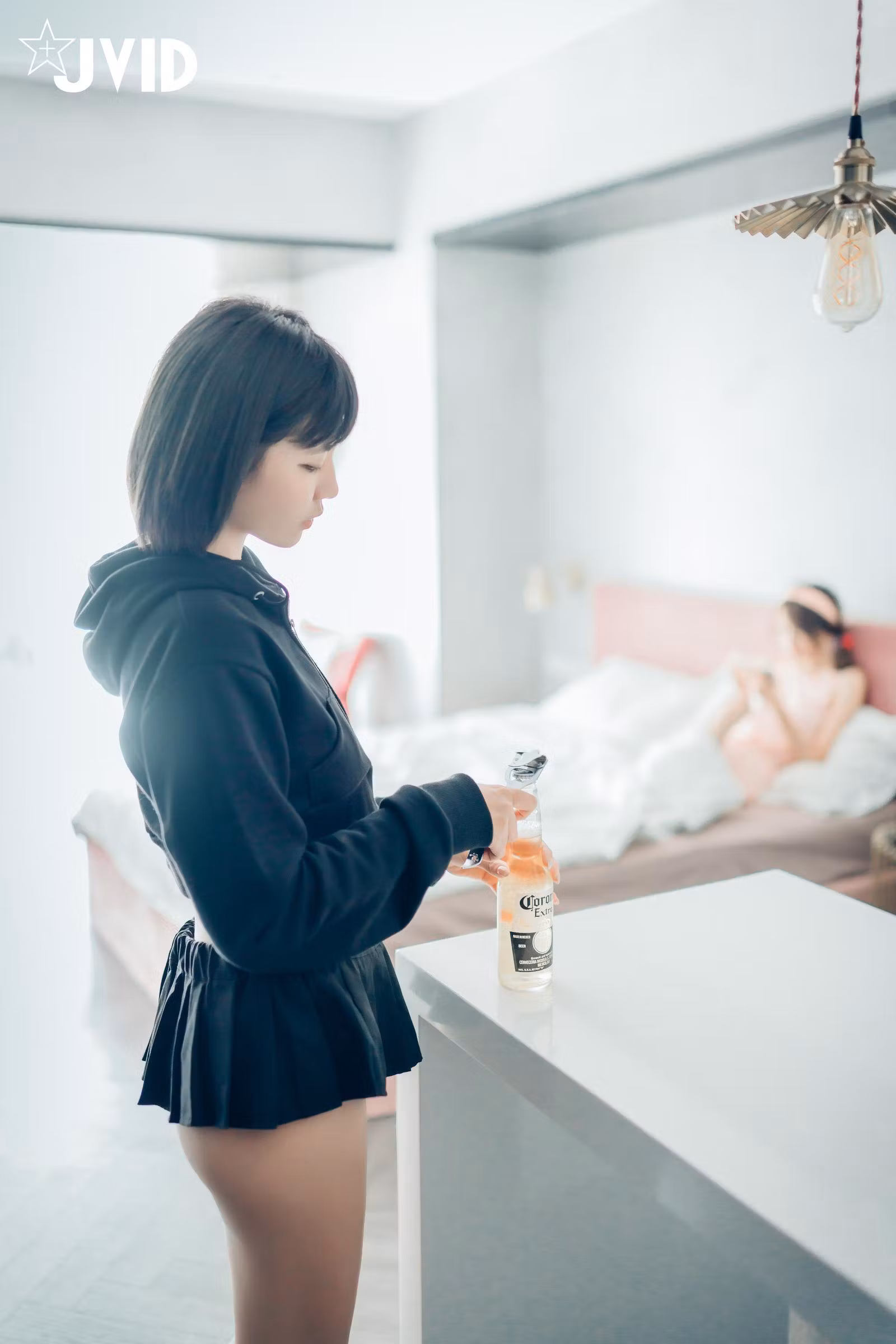 果寶寶妍妍写真中露点与双人互动细节呈现